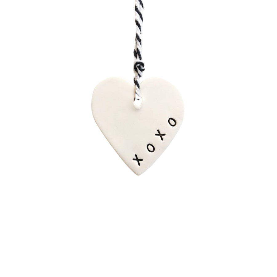 CERAMIC XOXO TAG